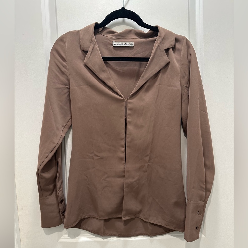 Abercrombie & Fitch Hook and Eye collared shirt